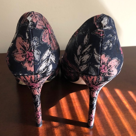 Hazel by Sam Edelman - Picture 4 of 6